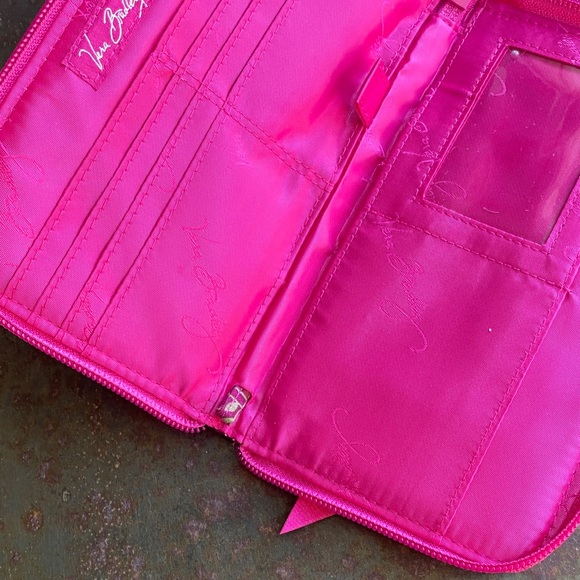 Vera Bradley Very Berry Paisley Pattern Zip-Around Quilted Wallet/Wristlet - Picture 5 of 11